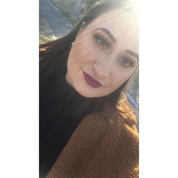 Meet your Posher, Vanessa - Picture 1 of 1